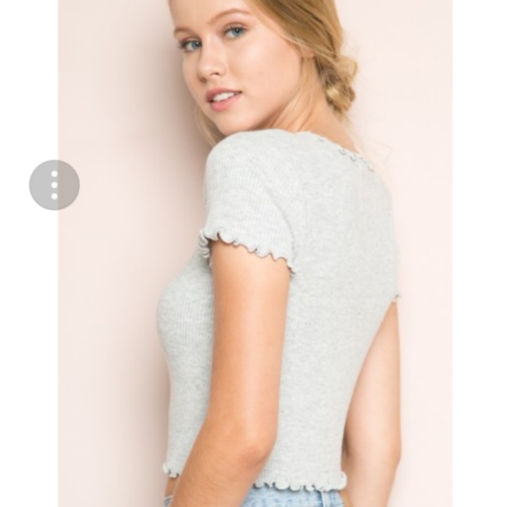 brandy melville Riane top lettuce edges white